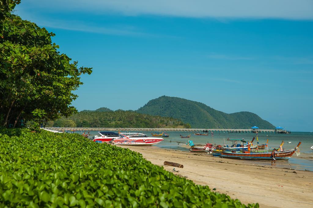 The Title Kr Beach Condotel Rawai Beach Buitenkant foto